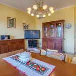 2 Bedroom Beautiful In Apartment Stresa