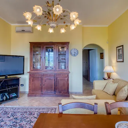 2 Bedroom Beautiful In Lejlighed