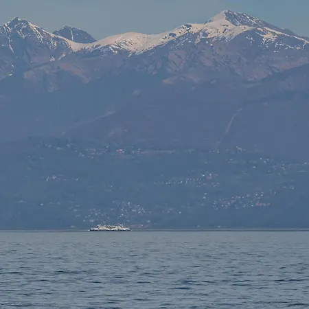 Apartment 2 Bedroom Beautiful In Stresa