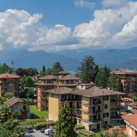 2 Bedroom Beautiful In Apartment *