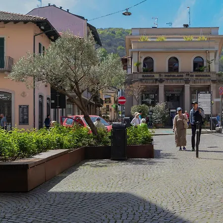 Apartment 2 Bedroom Beautiful In *