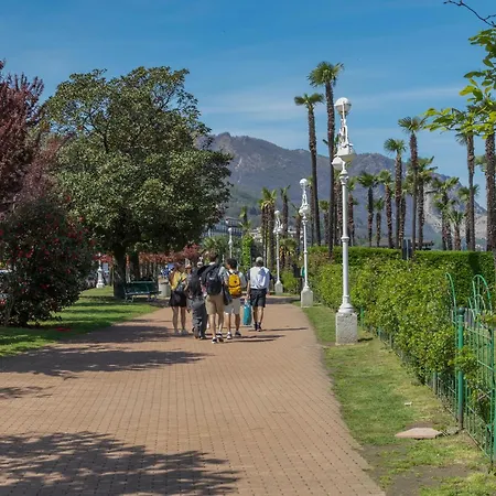2 Bedroom Beautiful In Lejlighed Stresa