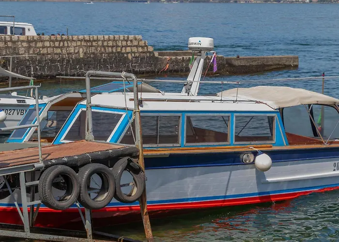 2 Bedroom Beautiful In 아파트