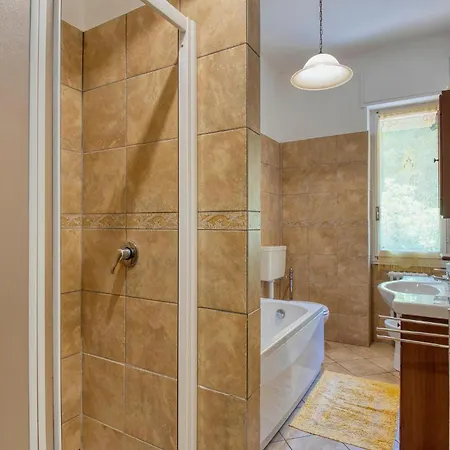 2 Bedroom Beautiful In * Stresa