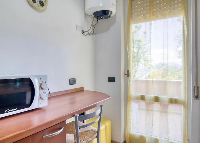2 Bedroom Beautiful In סטרסה